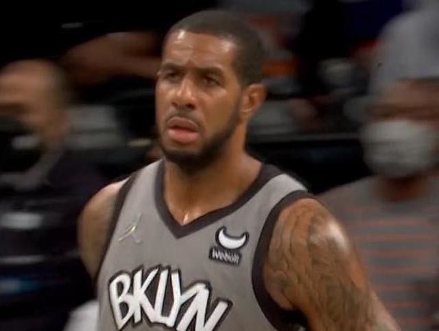 在万众瞩目 在万众瞩目